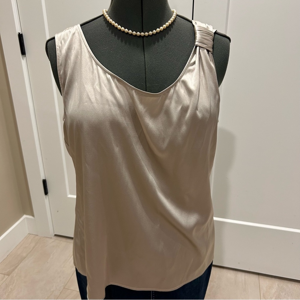 St. John Cream Silk Sleeveless Blouse size 16